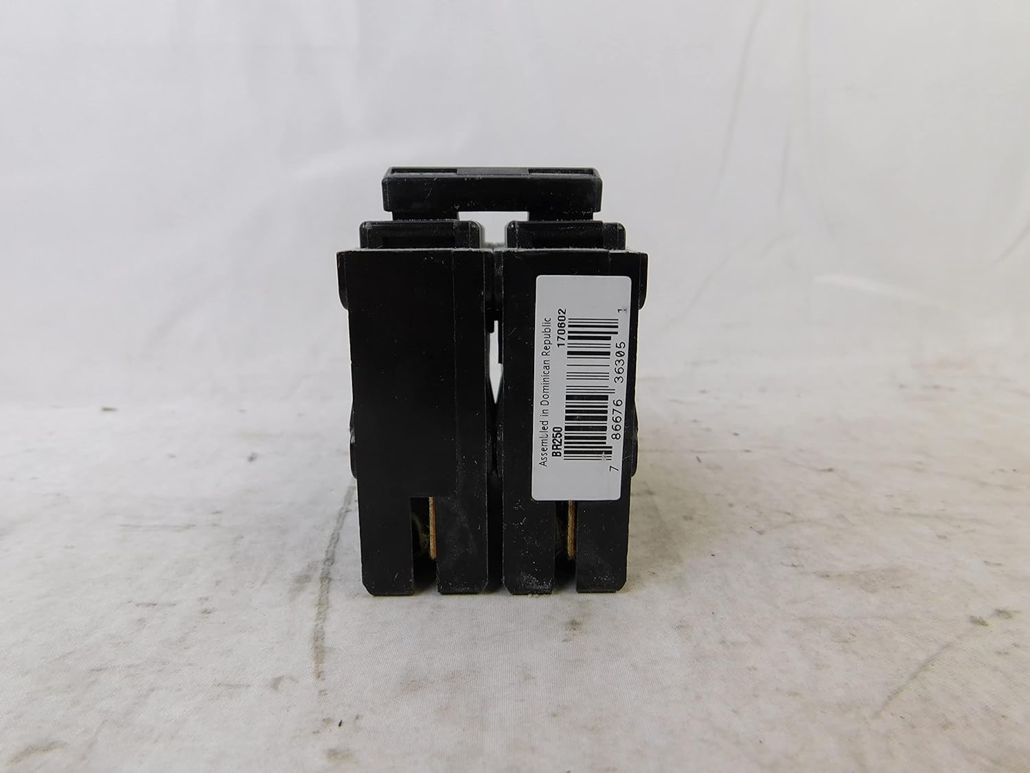 Eaton BR250 Circuit Breaker - 2-Inch 2 Pole 50 Amp Breaker 120/240V Plug-In Interchangeable Breaker for BR Loadcenters – Reliable Protection